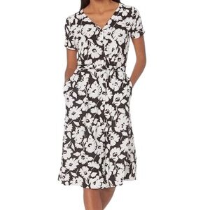 Amazon Essentials Black & White Floral Short-Sleeve Front Button Dress – Size L